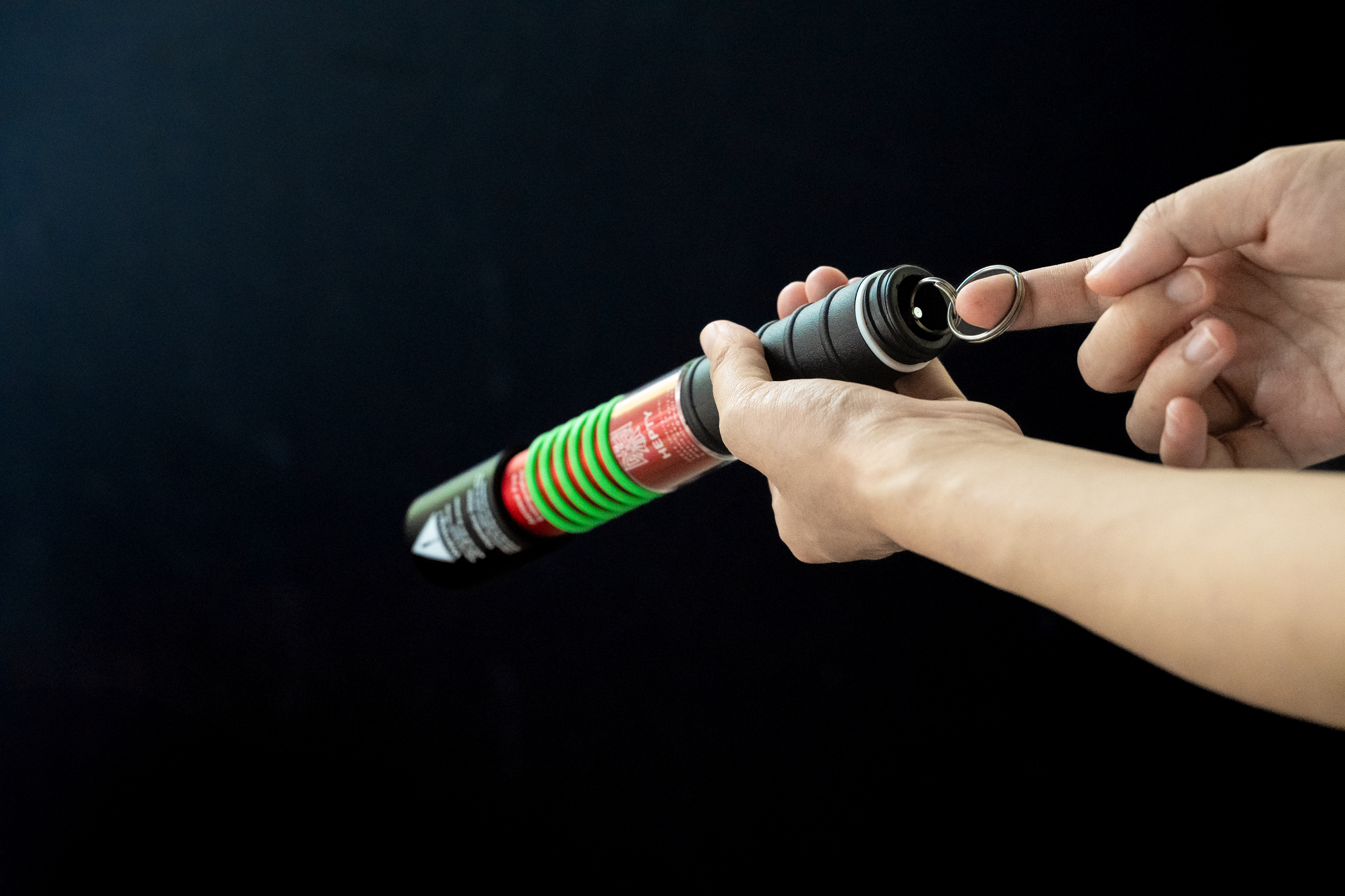 STEP 2 拔出安全插銷