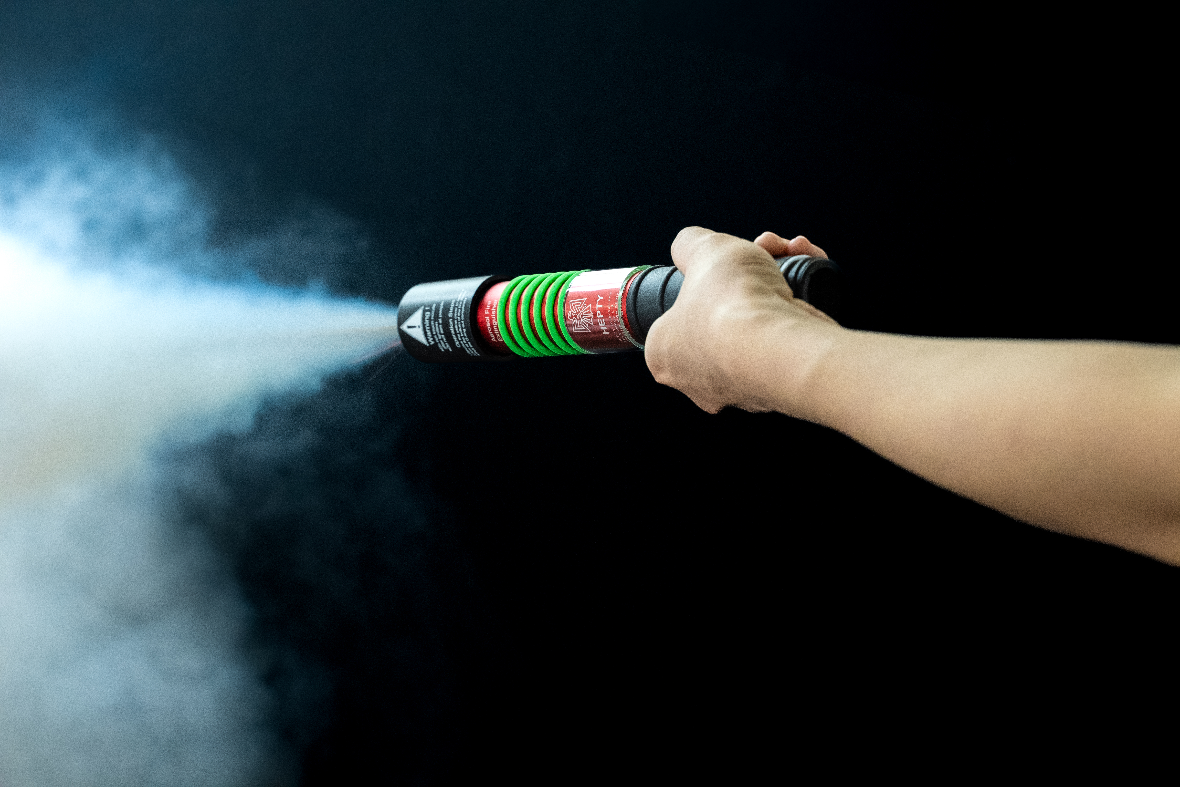 STEP 3 對準火源噴射